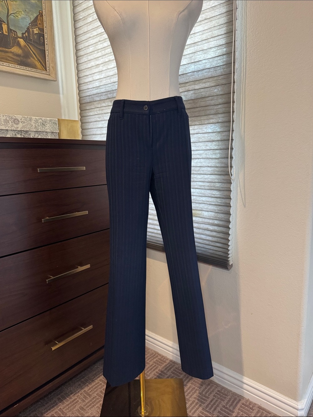 Anne Klein Navy Pinstripe Women's Suit - Two-Piece Blazer & Pants. Size 4&6 - Picture 5 of 10